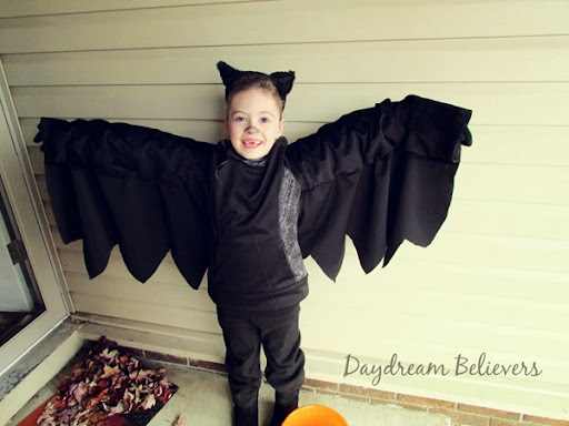 Halloween Recap on daydreambelieversdesigns.com - Handmade DIY Bat Costume #halloween