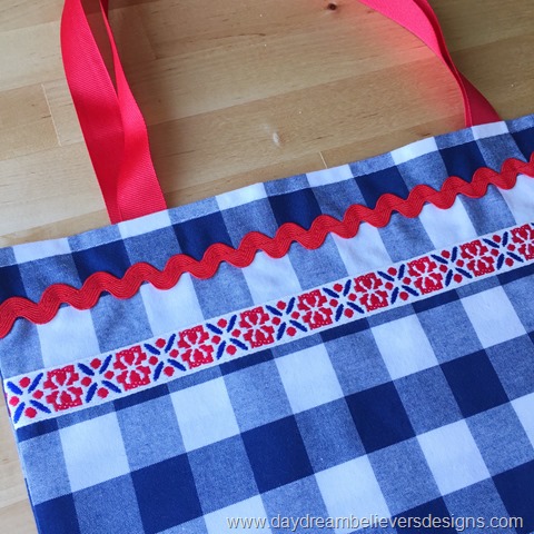 DIY Summer Parade Tote by Daydream Believers Designs